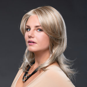 Peruka syntetyczna z Rokoko to piękna prezencja i najnowsza technologia produkcji